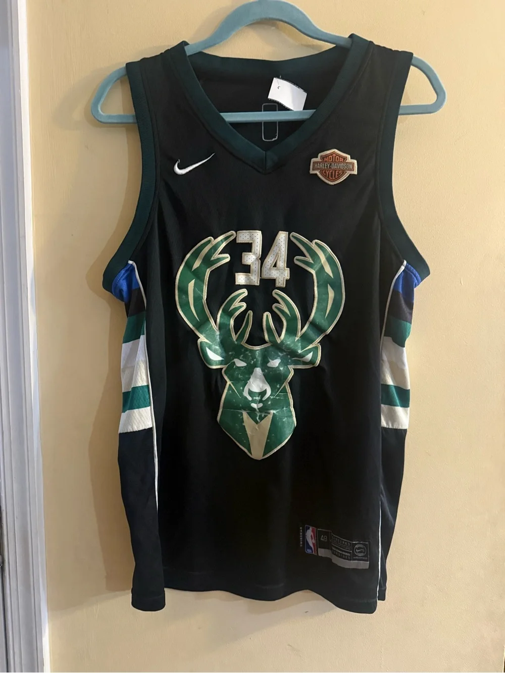 Nike Milwaukee Bucks Black Giannis Antetokounmpo #34 Basketball Jersey, size 48